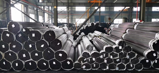 0.8mm-5mm épaisseur tubes carrés galvanisés avec longueur personnalisée et revêtement en zinc